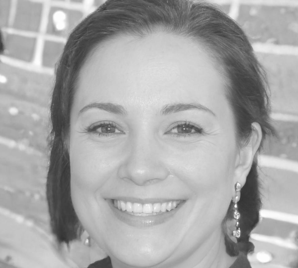 Dr. Maria Schneider, Finanzexpertin